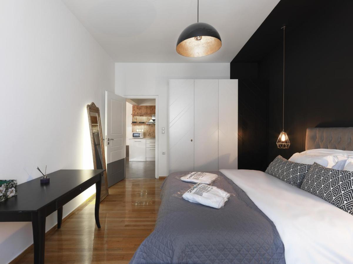 Athenian Apartment In The Center With Jacuzzi Exterior foto