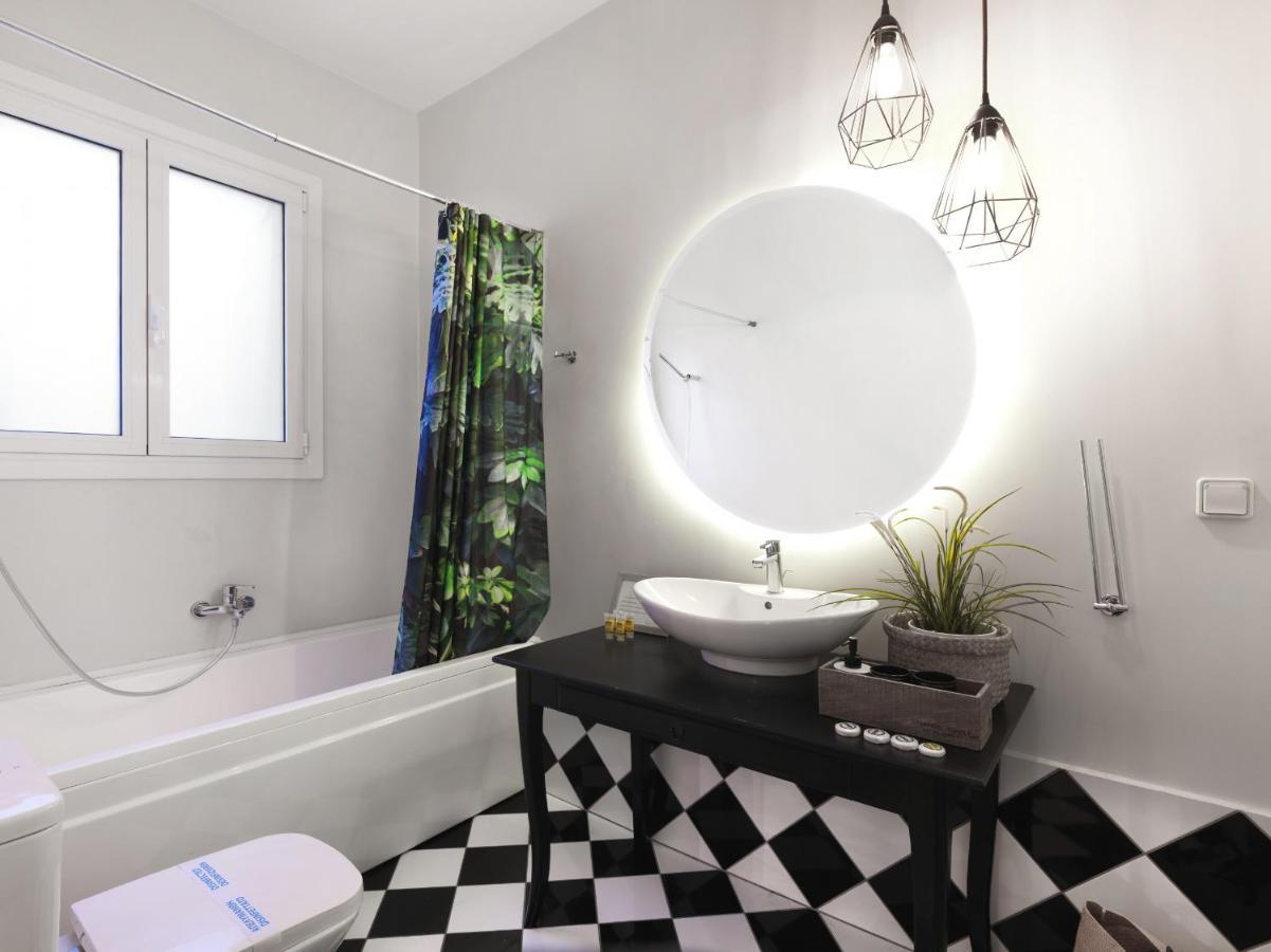 Athenian Apartment In The Center With Jacuzzi Exterior foto